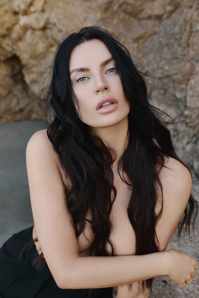 Nela B.